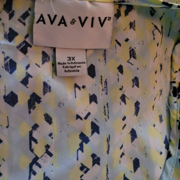 Ava & Viv Lime and Blue Geometric Pullover Top Plus Size 3X - Picture 2 of 3